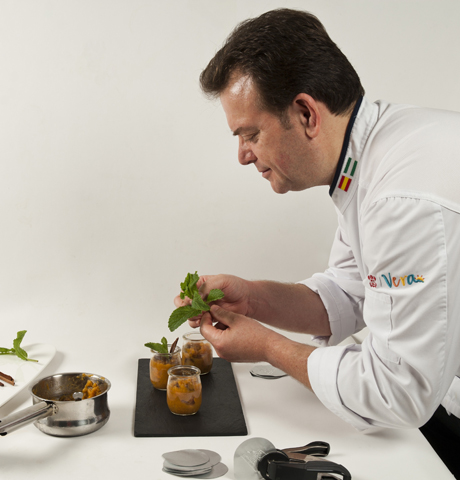 Chef Antonio Carmona en Hotel Restaurante Terraza Carmona en Vera, Almería